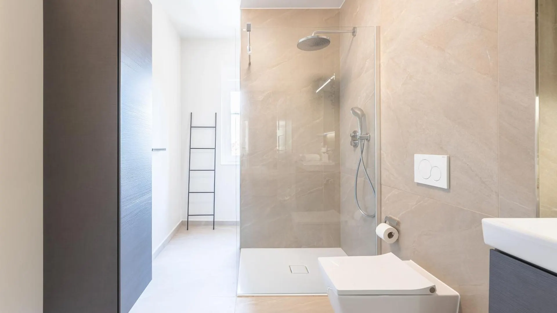 Stockholm Style Designer In Limpertsberg Apartment Luxembourg 0*,  Luxembourg